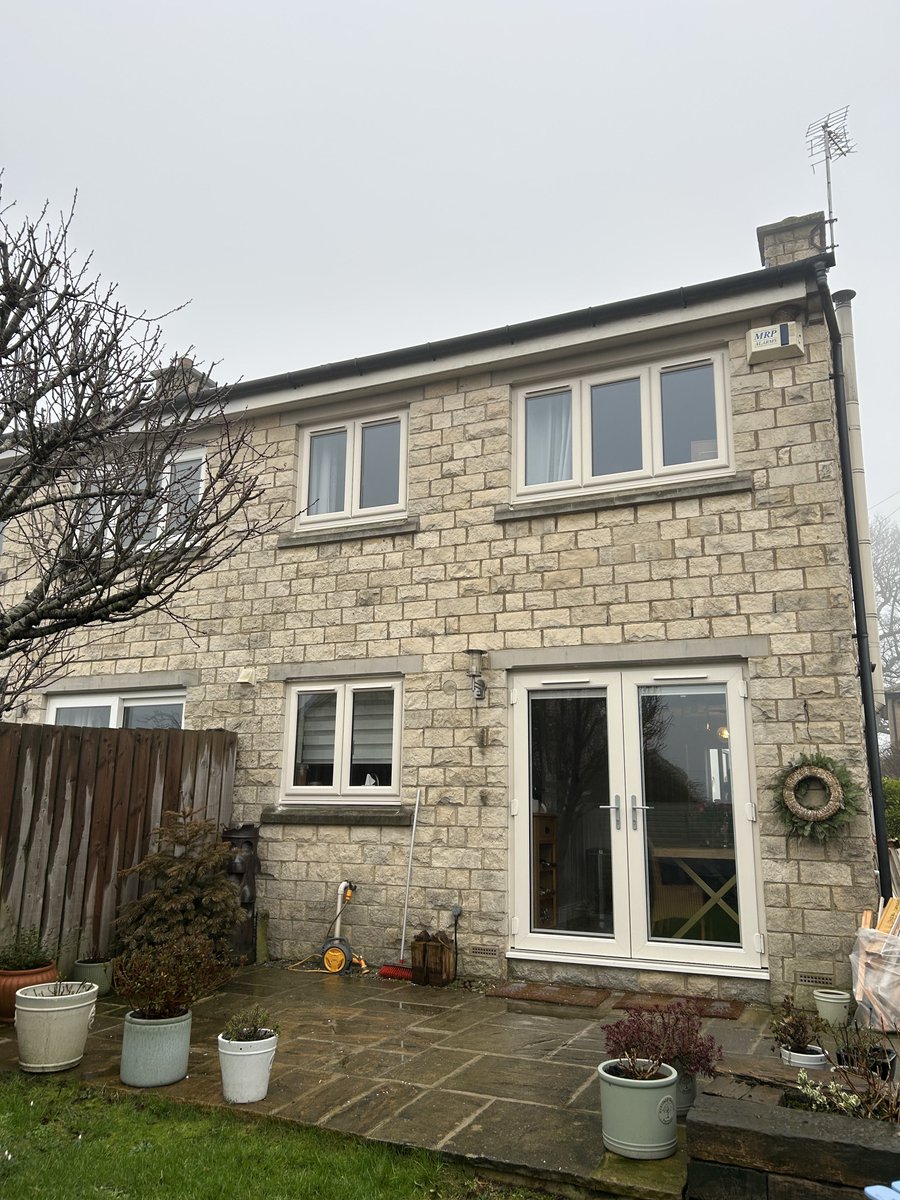 HarrogateW's tweet photo. New cream coloured upvc windows just being installed. https://t.co/fhcEwByxUS