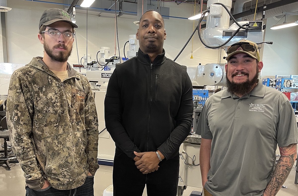 TSTCproud's tweet photo. Younger students, veterans &amp;career-changers are all finding their path at TSTC! 🛠️

The Advanced Manufacturing program offers a "jack-of-all-trades" curriculum covering: ✅ PLCs ✅ Electrical Systems ✅ Hydraulics ✅ Welding

To read more, visit https://t.co/Mf1tfTckHb https://t.co/EnEDw4FjsN