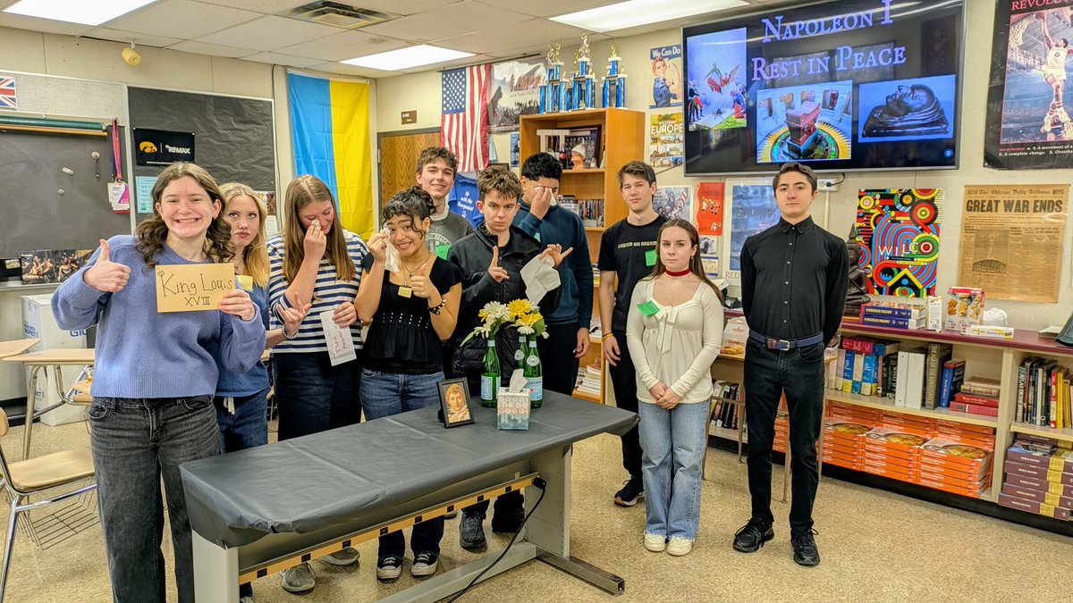 WWSSocStudies's tweet photo. You still have time to register for AP European History.  Few people can say they have had a chance to eulogize a historic figure like Napoleon! https://t.co/4fHjm9YmNE