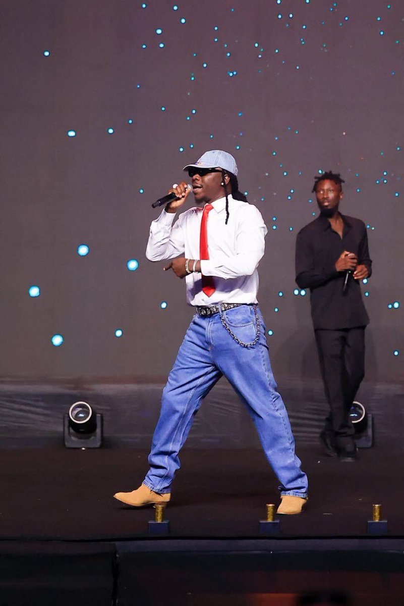 We Bhimnatives are many on this app so none of us should be less than 10k, retweet n drop ur handle, am following the first 15 people