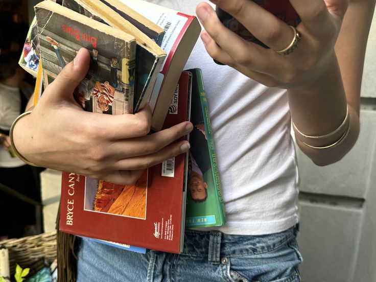 moonsongsss's tweet photo. 🌼 livros lidos em 2026: a thread https://t.co/naCjzHKS9T