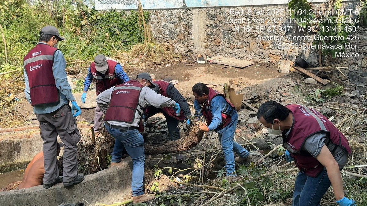 ConaguaOCBalsas's tweet photo. 💧🌿 Se realizó la jornada de limpieza del río Apatlaco en la barranca El Pilancón, Cuernavaca.

Con la participación de 30 voluntarios, se recolectaron 4 toneladas de residuos.

Seguimos sumando esfuerzos por ríos más limpios y un futuro sustentable.

#AccionesConagua https://t.co/7qEuxgx1On