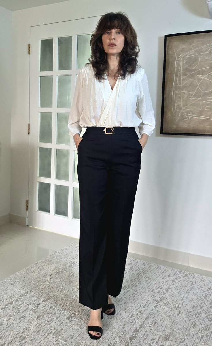 MarniCreates's tweet photo. A day in my life as a 52-year-old UGC creator:
Fit checks for a brand that sent 16 pairs of pants made to my measurements ahead of a large brief.
Not an everyday ask — but an interesting one.
#ugccreator #creatoreconomy #ugcwork
#ugccommunity https://t.co/vbGaqXYMqc