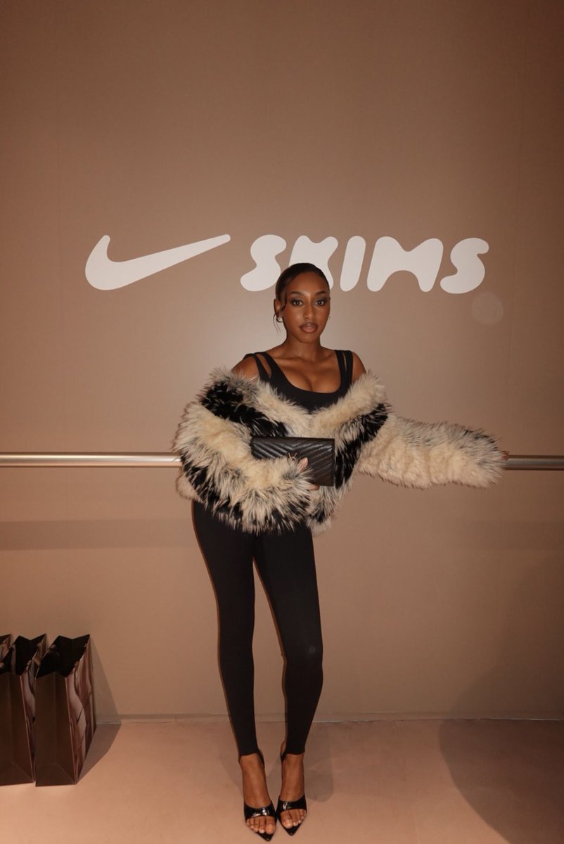 Rouguy's tweet photo. NikeSKIMS 🤎 https://t.co/slSxVD9lrU