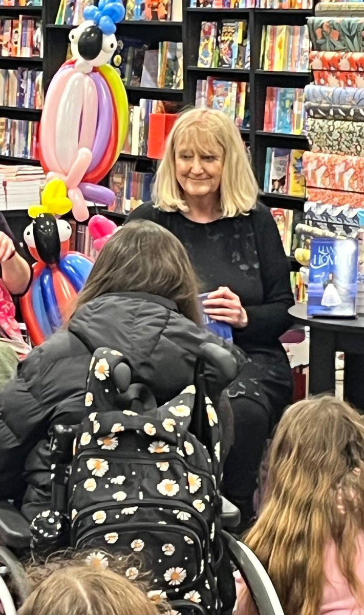 ValinoraW's tweet photo. Had a super time today at my book launch in conversation with the amazing @LJSedgwick. Thx to the wonderful Eibhlin @waterstonesdrog, the kids from Termonabbey, &amp; all who attended, &amp; for all well-wishers! Artwork went down well @AuthorIseult
#LiannaandtheHombit #kidlit #fantasy https://t.co/n68iqoWK1F