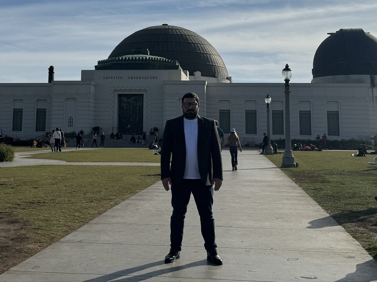 iCityLLC's tweet photo. #Science inspires like nothing else. Visiting the Griffith Observatory—one of the first to open science to the public—I watched children’s #curiosity and reflected: are we popularizing science, or over-populizing it? Are we supporting fundamental research, or just what’s trendy? https://t.co/tkq1bOuLIC