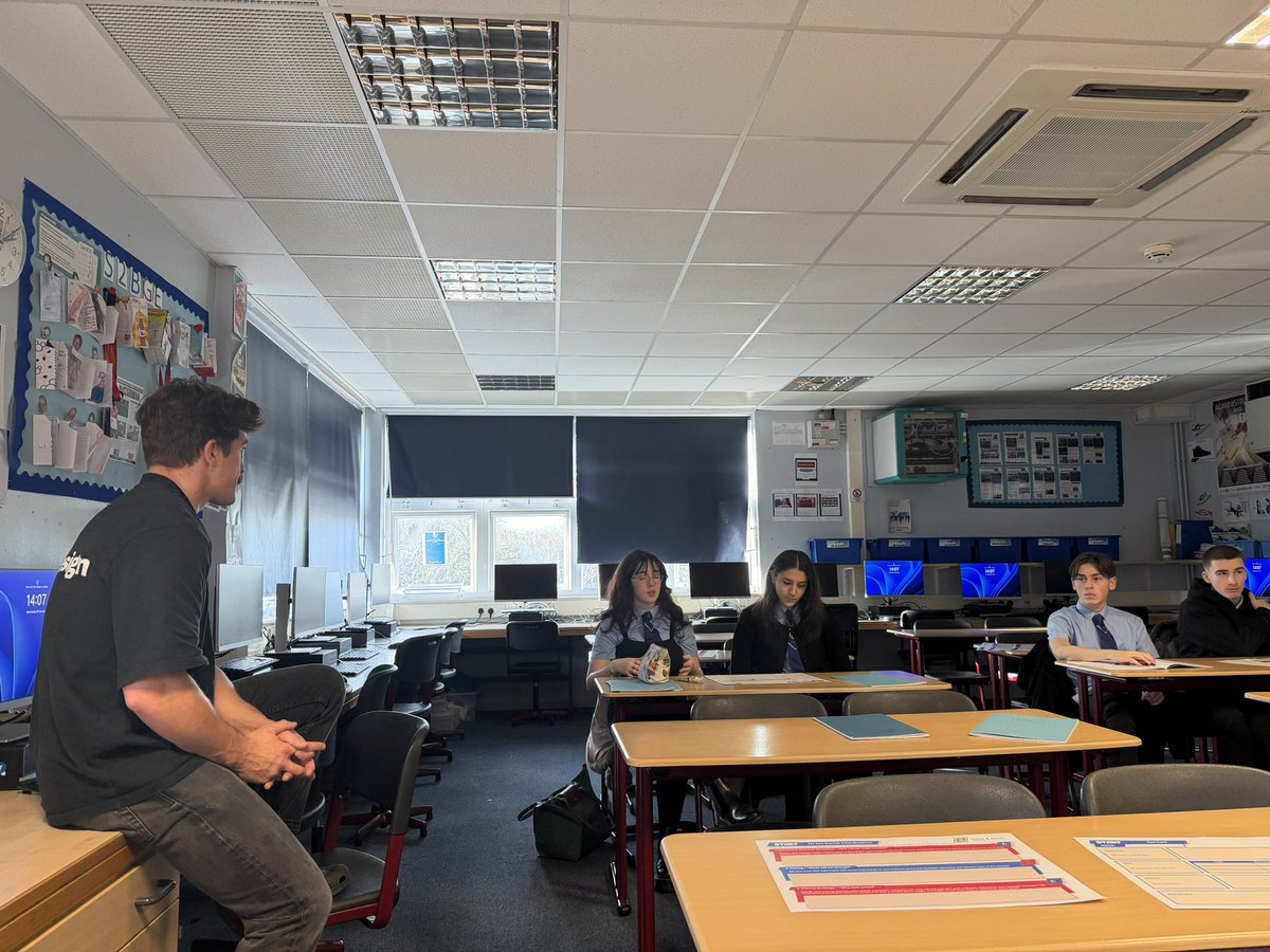 MrMcAloonBusEd's tweet photo. 🎥 Fantastic second session with our mentor Danny from HOKO Design and BBC Scotland’s Home of the Year. Danny is supporting our S6 team with their start up business. Both teams have progressed to semi-finals next month in the START programme @BusEdJPA @johnpaulacademy https://t.co/lgS2fUhqbP
