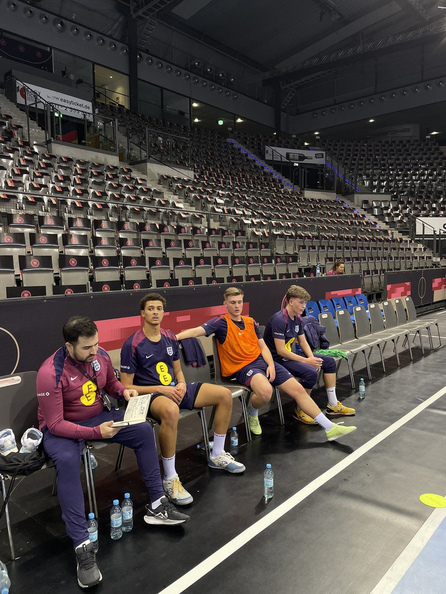 England Futsal tweet media