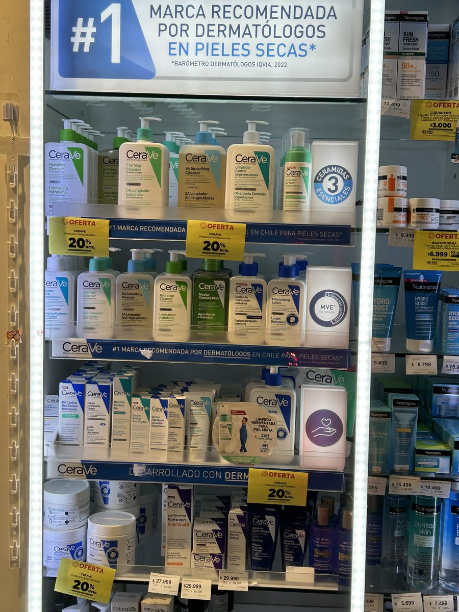 nico_lakes's tweet image. Mi hija acaba de comprar en @PreUnic_cl un jabón facial que tenía una etiqueta del 20% de descuento. La vendedora como la vio joven le cobró el precio completo sin aplicar el descuento. Al reclamar se enojó y nos dejó hablando solas