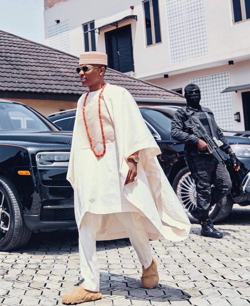 OfficialBlog_UR's tweet image. Wizkid rocking native wears effortlessly over the years 🤩