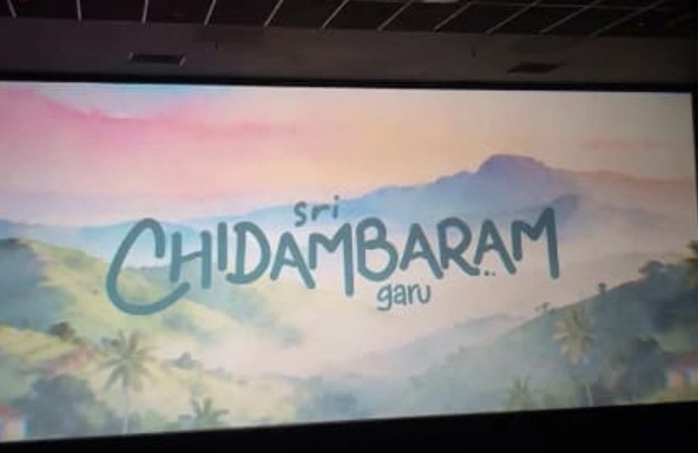 Sri Chidambaram Garu REVIEW —

#SriChidambaramGaru opens on a breezy, refreshing note and stays rooted in soulful village romance, emotions, and simple drama throughout.

Every performer fits their role perfectly, with Hero Vamsi shining and the DOP elevating the film visually.