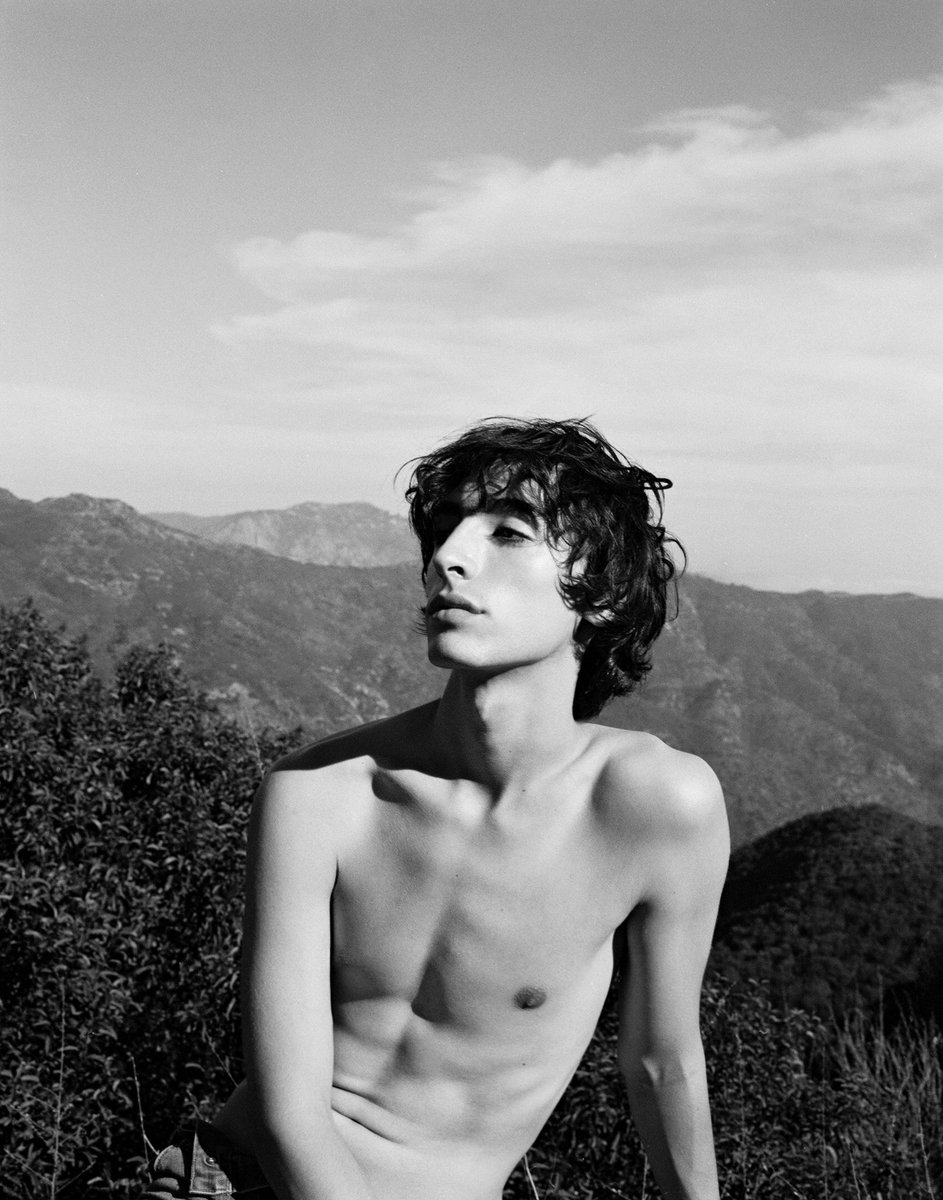 Varanoco's tweet image. Some more images of Issa at backbone canyon. DMs are always open for shoot requests xx