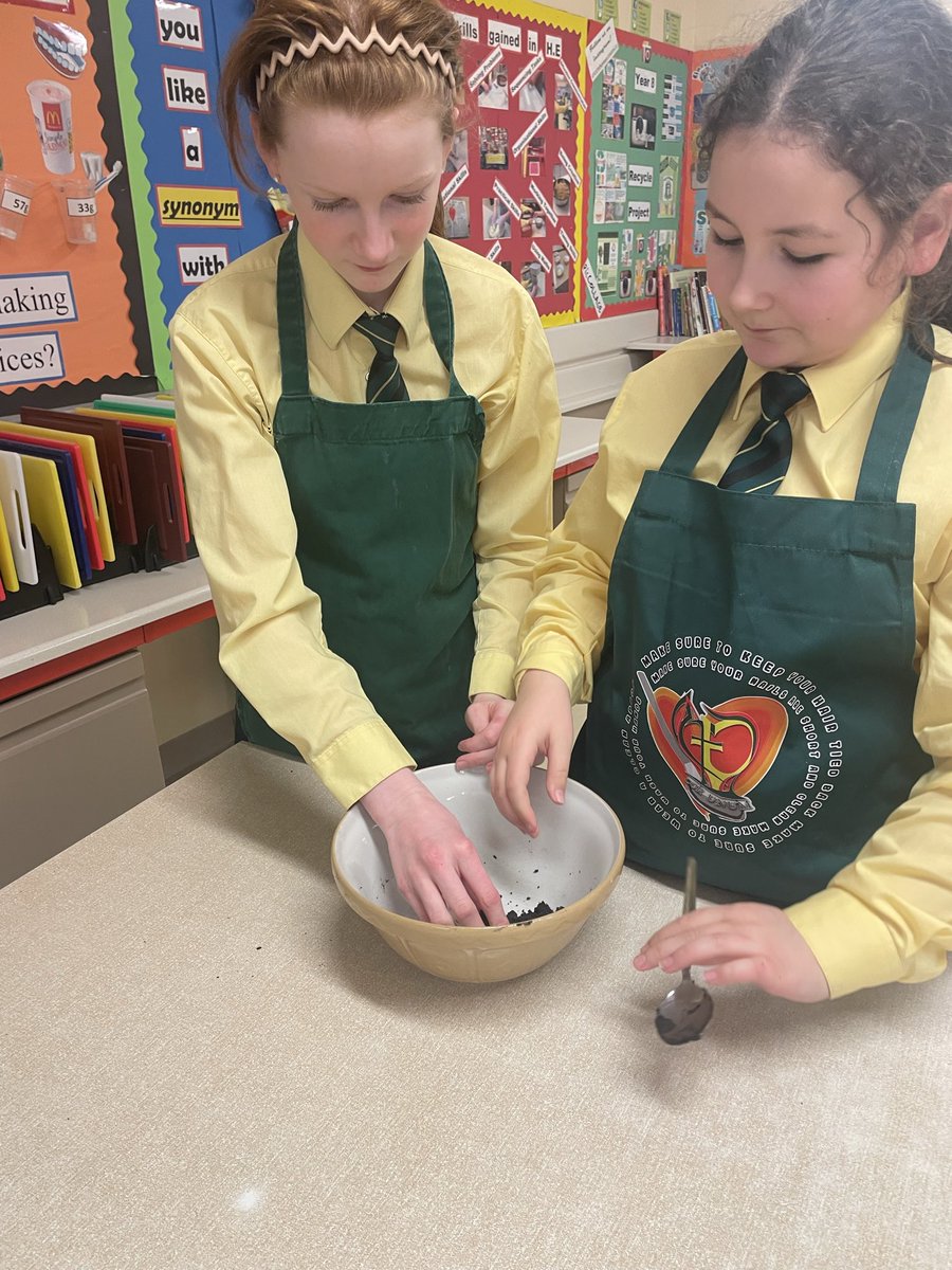 StCatsHomeEc's tweet photo. Oreo choc pops in Seasonal Cookery Club today. Melting chocolate, smashing Oreos and designing the cutest choc pops – a very tasty Valentine’s session. https://t.co/HLV6DZRaz3