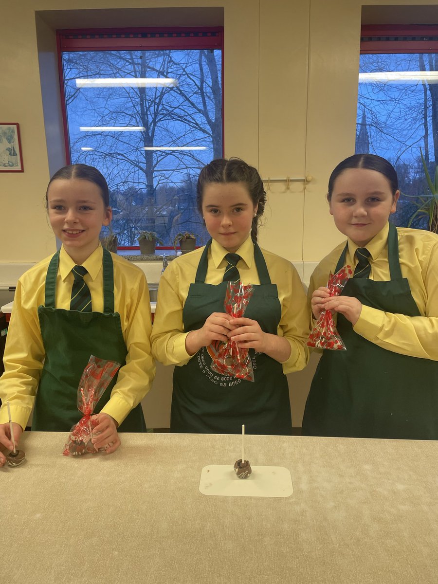 StCatsHomeEc's tweet photo. Oreo choc pops in Seasonal Cookery Club today. Melting chocolate, smashing Oreos and designing the cutest choc pops – a very tasty Valentine’s session. https://t.co/HLV6DZRaz3