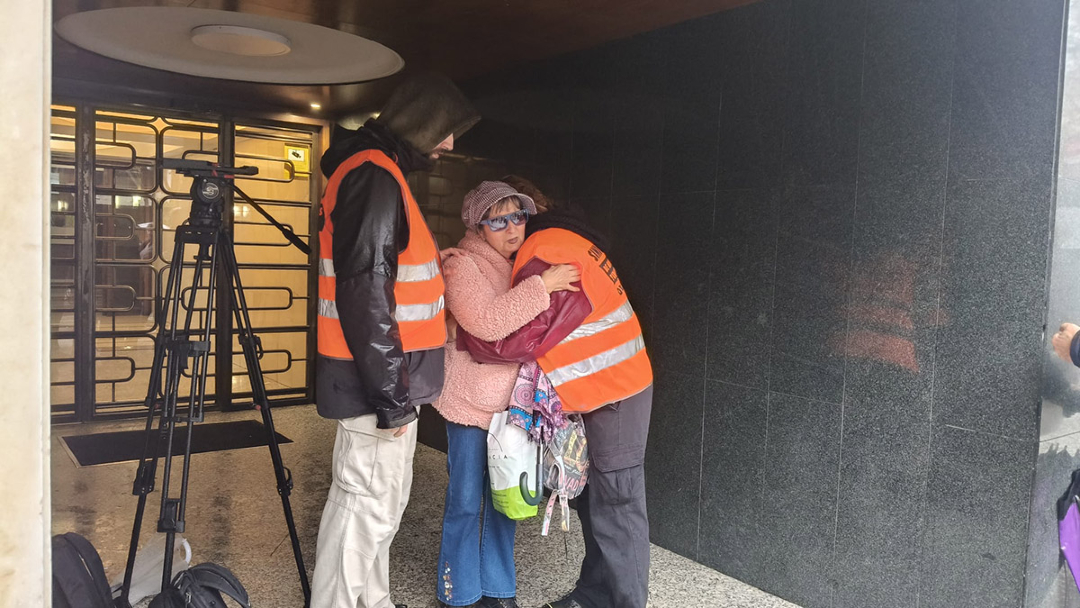 ‼️‼️ Desahucian a Margarita, una mujer de 69 años con una pensión de 800 euros y un alquiler de 500, a pesar de solicitar acogerse a la nueva moratoria antidesahucios: arainfo.org/?p=321117

✍️ Crónica de Lorena Ardanuy y Roberto Seral