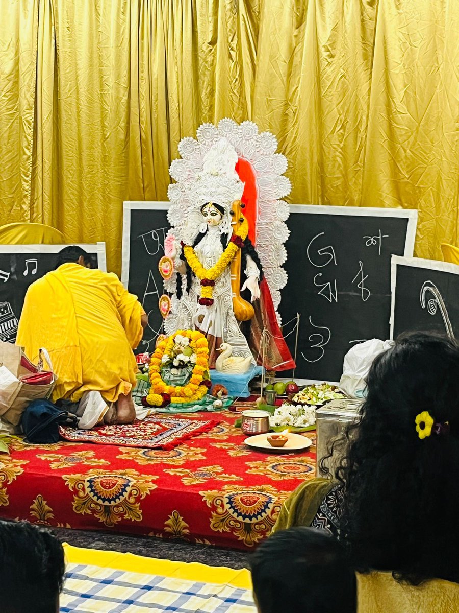 Sujoyitss's tweet photo. Deeply humbled to offer Pushpanjali on the auspicious occasion of Saraswati Puja. Seeking the blessings of the Goddess of Wisdom. May the light of knowledge continue to guide our great nation. #SaraswatiPuja #OikotanHebbalCulturalSociety https://t.co/8Op0UTwrvE