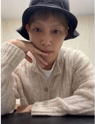 Translation of Joo An's YouTube live in the comments below the video. Joo An was so sad😢

youtube.com/watch?v=KlySME…

#TAN #Jooan #티에이엔 #주안