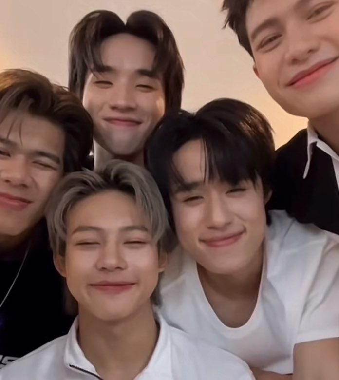 itsleesn's tweet image. ไลแคนยิ้มโชวอน