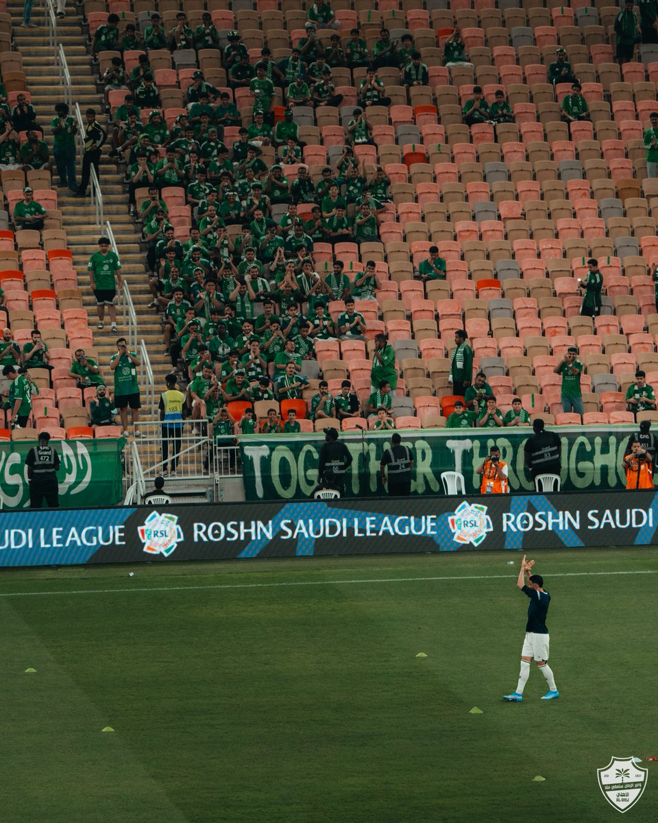ALAHLI_FC's tweet image. بـاقٍ في القلب والذكريات لا تُـنسى 💚

مرحبًا بعودتك يا عمر 🙌

#الأهلي_الحزم #دوري_روشن_السعودي