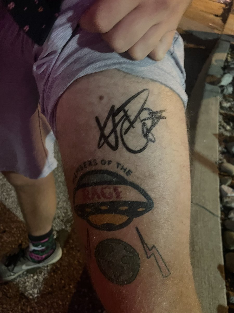 JKiss697's tweet photo. @KiDCuDi tickets secured 😎 does being branded for life (with a verified signature) warrant a free VIP upgrade? 😉🛸🌕🤟🏽 https://t.co/w7jmsT3oda