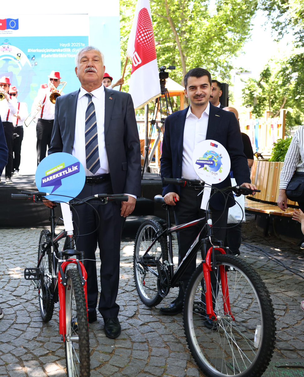 Adana gibi başkan Zeydan Başkanımız, Silivri zindanlarına dimdik girdi, dimdik çıktı. Alnının akıyla da beraat edeceğine inancımız tamdır; en kısa sürede hizmet etmekten onur duyduğu Adana’ya hizmet etmeye devam edecektir.

Zeydan Başkanımıza geçmiş olsun dileklerimi iletiyor,