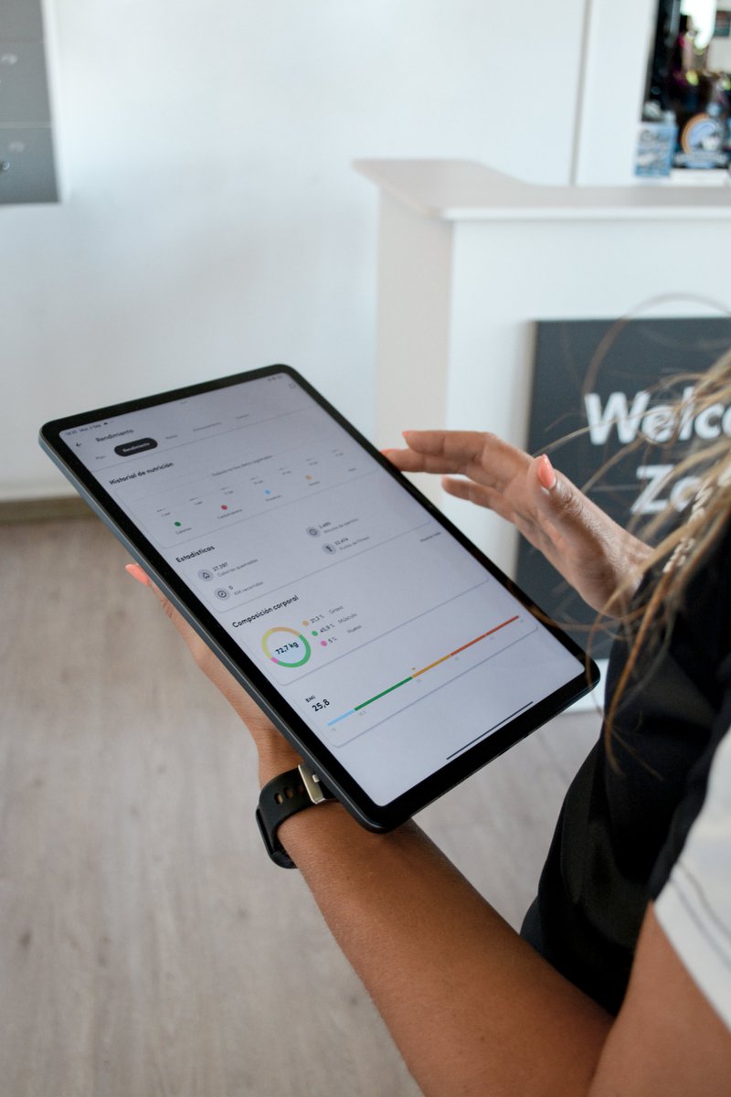 Bárbara no solo es nuestra Responsable de Fitness, es la persona que siempre está atenta a tus necesidades, pendiente de cualquier duda y dispuesta a escucharte

#LasMesas #Estepona #Fitness #CuidaTuSaludEnLasMesas