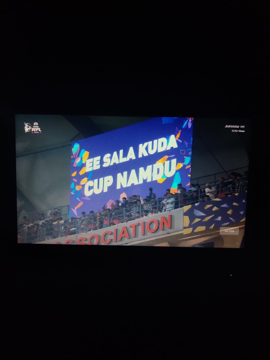 BorichaPrit's tweet photo. What a run chase 🤯,
Smriti Mandhana you beuty 🫡🫶🏻 Finnally RCB 💗
#WPLFinal #RCB #SmritiMandhana https://t.co/F7jDEtz6hn