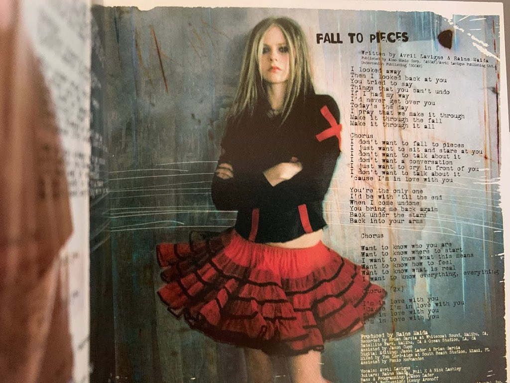 aboutavrilla_'s tweet photo. #facts
Fall To Pieces se lanzรณ como sencillo promocional en Norteamรฉrica y Australia en 2005.
*Es de mis canciones favoritas de la vida ๐ฅน
#undermyskin #AvrilLavigne #Avril #FallToPieces #punk https://t.co/gpZw3rUD16