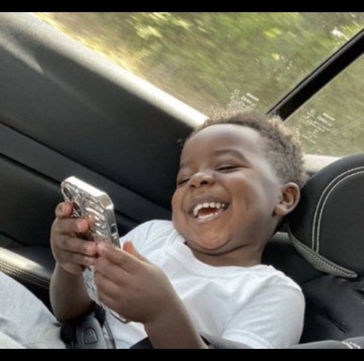 spana_Konki's tweet image. Vita ya Stationary na Stationery 😂😂😂 #ThursdayVAR