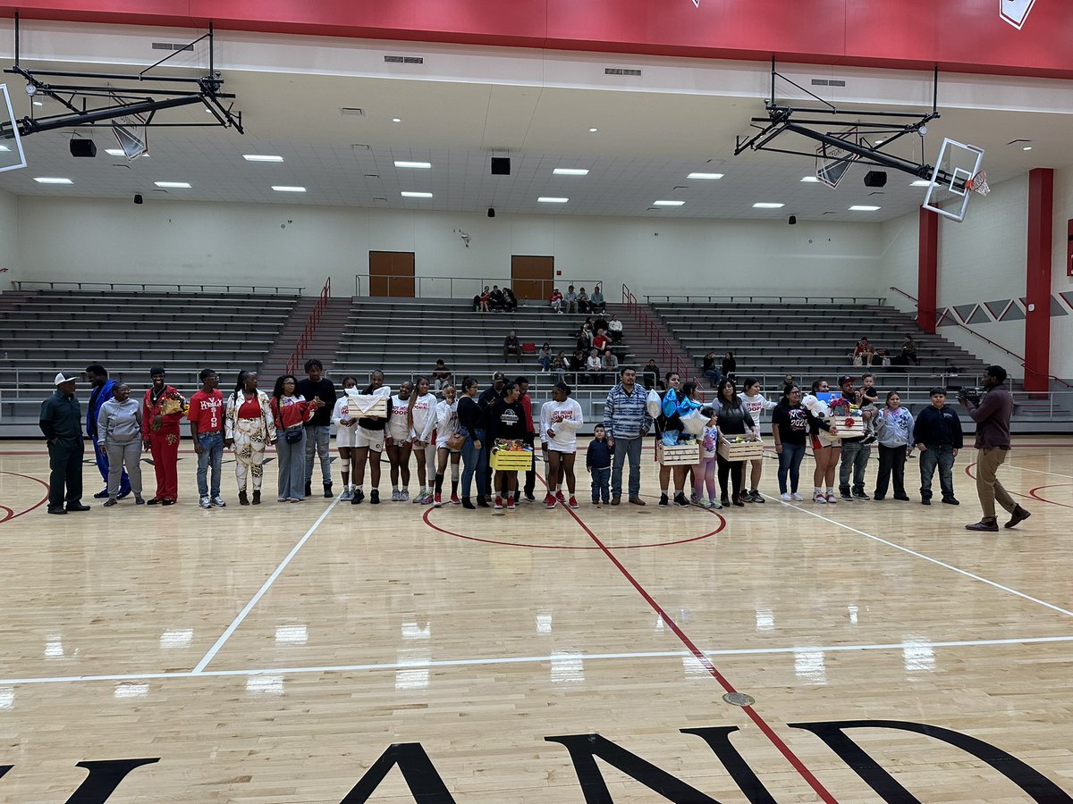 LadyIndianBBall tweet media