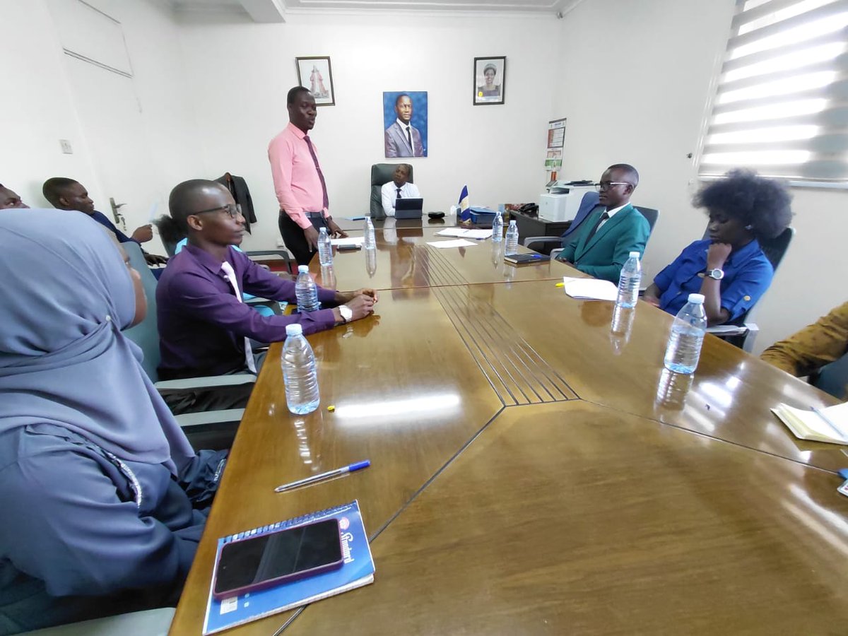 nkobazambogo_u's tweet photo. Olunaku olwa leero nga 05/02/2026 . Minisita wa bavubuka oweek. Robert Sserwanga Ssalongo asisinkanye Abakulembeze ba nkobazambogo mu gwanga (National Executive committee) nga bakulembeddwa Ssentebe Ssemujju Moses Mwanje wamu ne Mutaasa Michael Lubega omukubiriza.@bbstvug @Bugand https://t.co/PI07NdiGEp