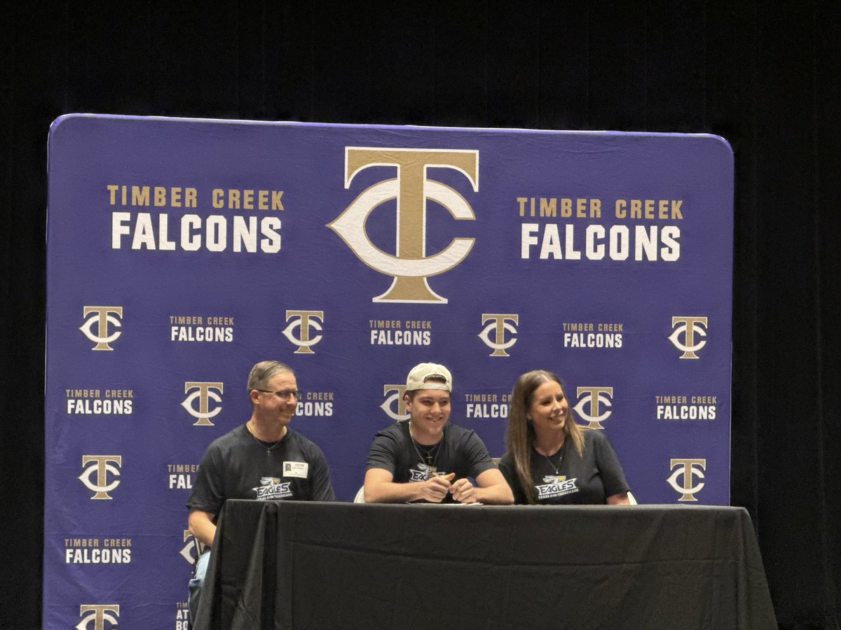 TCHSFootball's tweet image. Yesterday, these football players committed to continue their athletic and academic pursuits at the next level. We are so proud of them!

Colin Vega-American international 
Jacob McCandless-Texas Wesleyan 
Kaden Keiser-A&amp;amp;M Texarkana
#TCOD
@coachkaehn 
@KISDAthletics