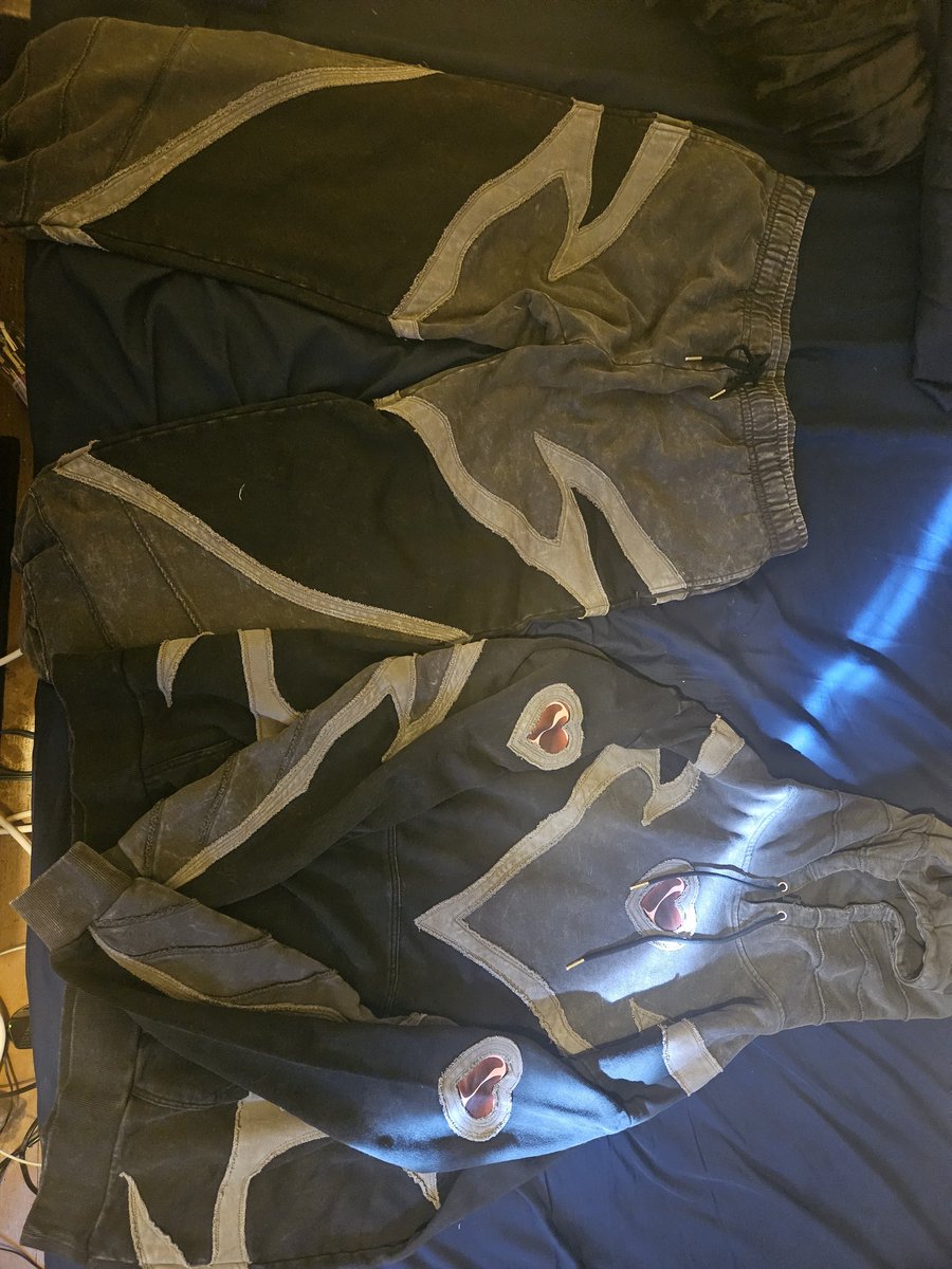 FilthyFuckinRat's tweet image. Well, would ya look what came in the mail today. My Wrath merch.
@CottontailVA