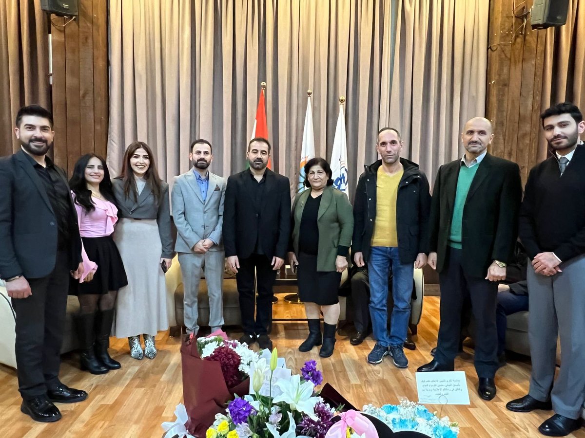 اتحاد بيث نهرين الوطني يهنئ راديو عنكاوا بذكرى 14 لتأسيسه.

زار وفد من حزب اتحاد بيث نهرين الوطني  مقر راديو عنكاوا لتقديم التهاني بذكرى  تاسيسه الرابعة عشر، مثل الوفد عضو المكتب السياسي  مسؤل المكتب الإعلامي حور " مأرب عماد  " واعضاء من كوادر الحزب، مقدمين باقة ورد بهذه