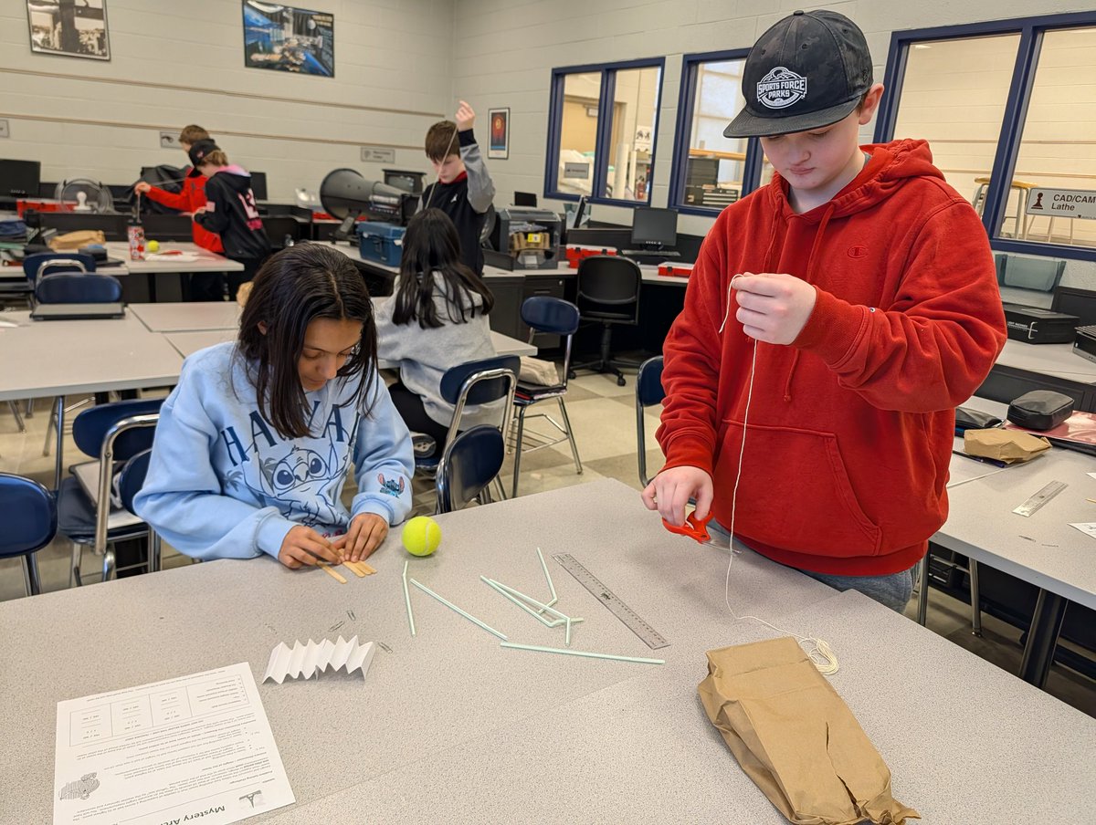 FranseeTech's tweet image. Instant Design Challenge in STEM Lab!  Mystery Architecture!  #CMSSTEM