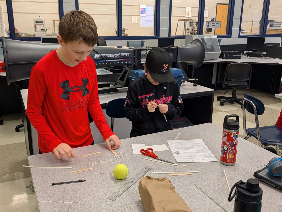 FranseeTech's tweet image. Instant Design Challenge in STEM Lab!  Mystery Architecture!  #CMSSTEM