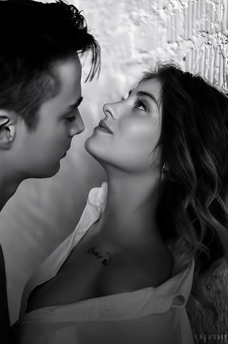 Prince40a's tweet image. #اميرة_قلبي
إسقيني حبكِ جرعة جرعة
ودعي تصحر الحنان يذبل
وأهدي شفتاي قبلة قبلة
ودعيني أفقد الوعي وأثمل
أخبركِ سراً لم أتعمد حبكِ
همستِ أنتِ وسمعت أنا
فغافلني قلبي وذهب إليكِ