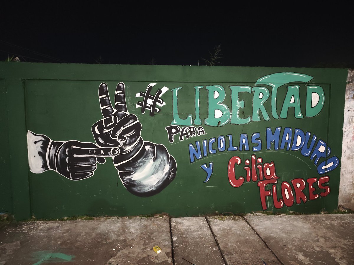 ¡El pueblo del Delta no se calla! ✊🏽🛶 En las paredes de nuestro Delta Amacuro queda plasmado el sentimiento de las bases: exigimos respeto a la voluntad popular y la libertad plena de nuestro conductor de victorias <a href="/NicolasMaduro/">Nicolás Maduro</a> y la combatiente Cilia Flores.
#BringThemBack