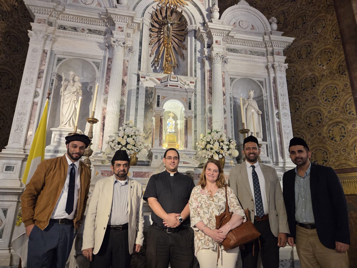 Recibimos a  <a href="/GillMarwan/">Imam Marwan Gill</a> de la comunidad <a href="/AhmadiaArg/">Ahmadía Argentina</a>, con quien generamos un gran vínculo en Argentina. A su vez recorrieron lugares históricos de nuestra ciudad aprovechando para tener  un buen encuentro interreligioso.  <a href="/FloridaIDF/">Intendencia de Florida</a> <a href="/AndreaBrugman/">Andrea Brugman</a>