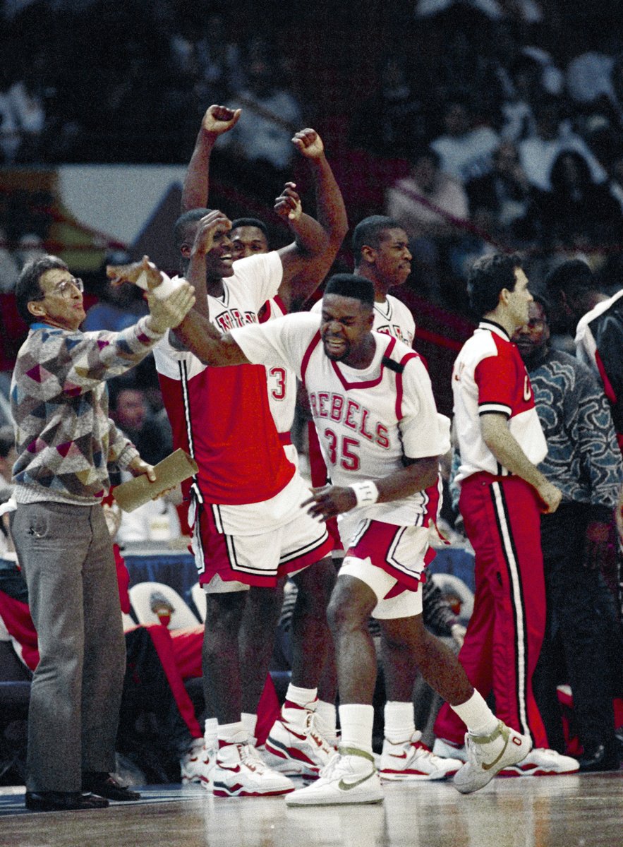 raybrewer21's tweet photo. The @SNSHF induction in May will be a celebration of @TheRunninRebels: Tim Grgurich and Mark Warkentien will be inducted; Booster Cliff Findlay receiving legacy award for all he's done for local sports. Should be a fun night — and a reminder of what UNLV basketball can be. https://t.co/wL9v5p3jef