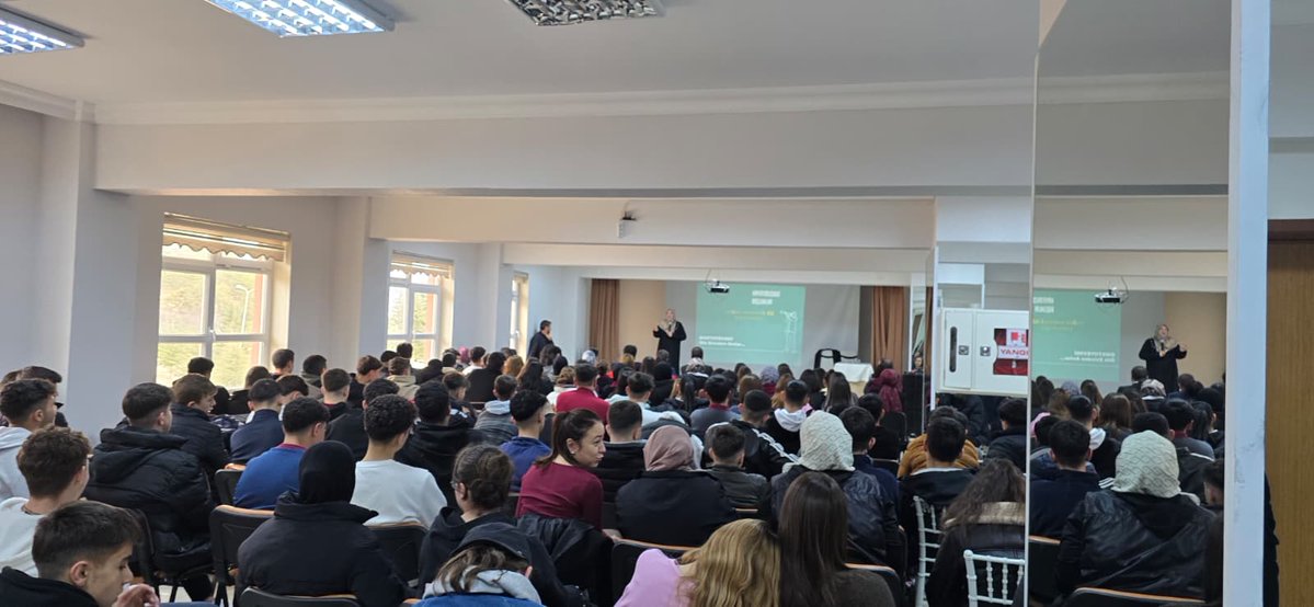 Konya İl Müftülüğü Bağımlılık koordinatörlüğü birimi, Ilgın İlçe Müftülüğü personeli ve akabinde Ilgın Toki Mesleki ve Teknik Anadolu Lisesi öğretmen ve öğrencilerine yönelik bağımlılık ile alakalı konferans gerçekleştirdi.