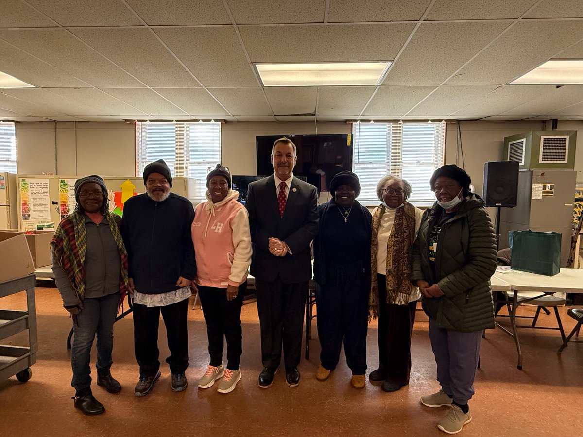 JoeDanielsen17's tweet photo. This morning I was able to make yet another delivery of winter clothing to another group of people doing what they can to serve their community. This time, I stopped by Ebenezer Baptist Church in New Brunswick. #headtotoe #winterclothingdrive #njld17 #alwaysatyourservice https://t.co/8dCNRms1TI