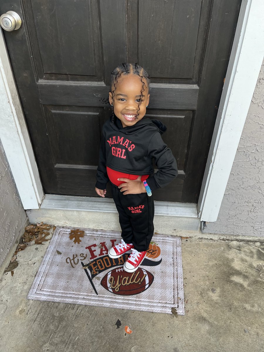 Fineasslishaaa's tweet photo. MINES , DFWT . 🫶🏼🥰 https://t.co/H7lejFnFTm