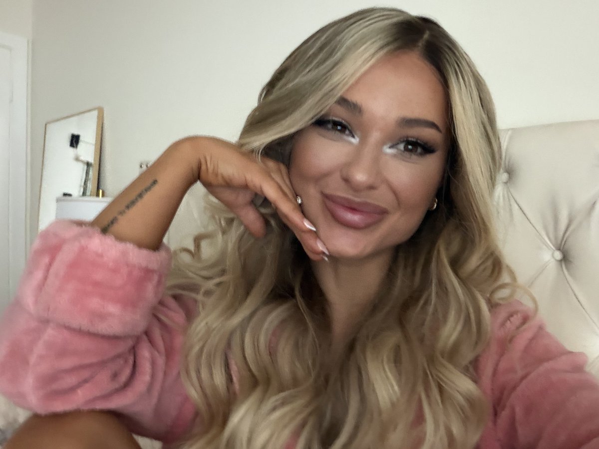 thedanndangle's tweet photo. say something nice... 🥰 https://t.co/REm8n9Sa6m