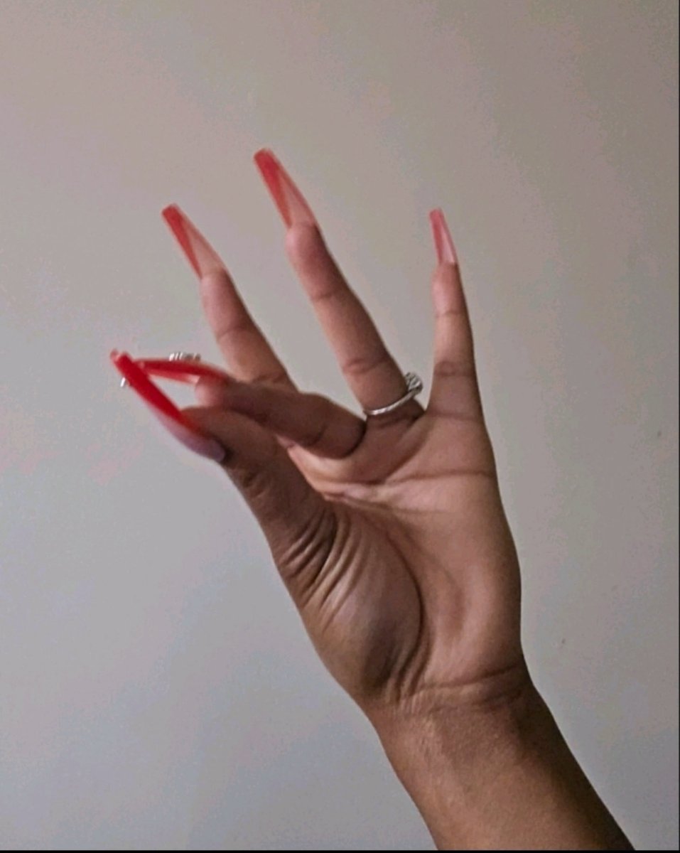 If I send you this, it means …
“you know it’s 🫖, when you see them two fingers touchin” 🤏🏾🤏🏾😩