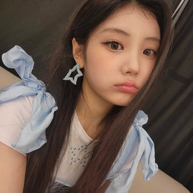 suzyunah's tweet image. ᯓ★ na opinião da wonhee, twice é o maior girlgroup de kpop. ela ama estudar sobre projetos sociais, fez um discurso sobre o exame do auto toque no evento de câncer de mama da WKorea, estuda linguagem de sinais e ama compartilhar a importância da alimentação pra saúde mental