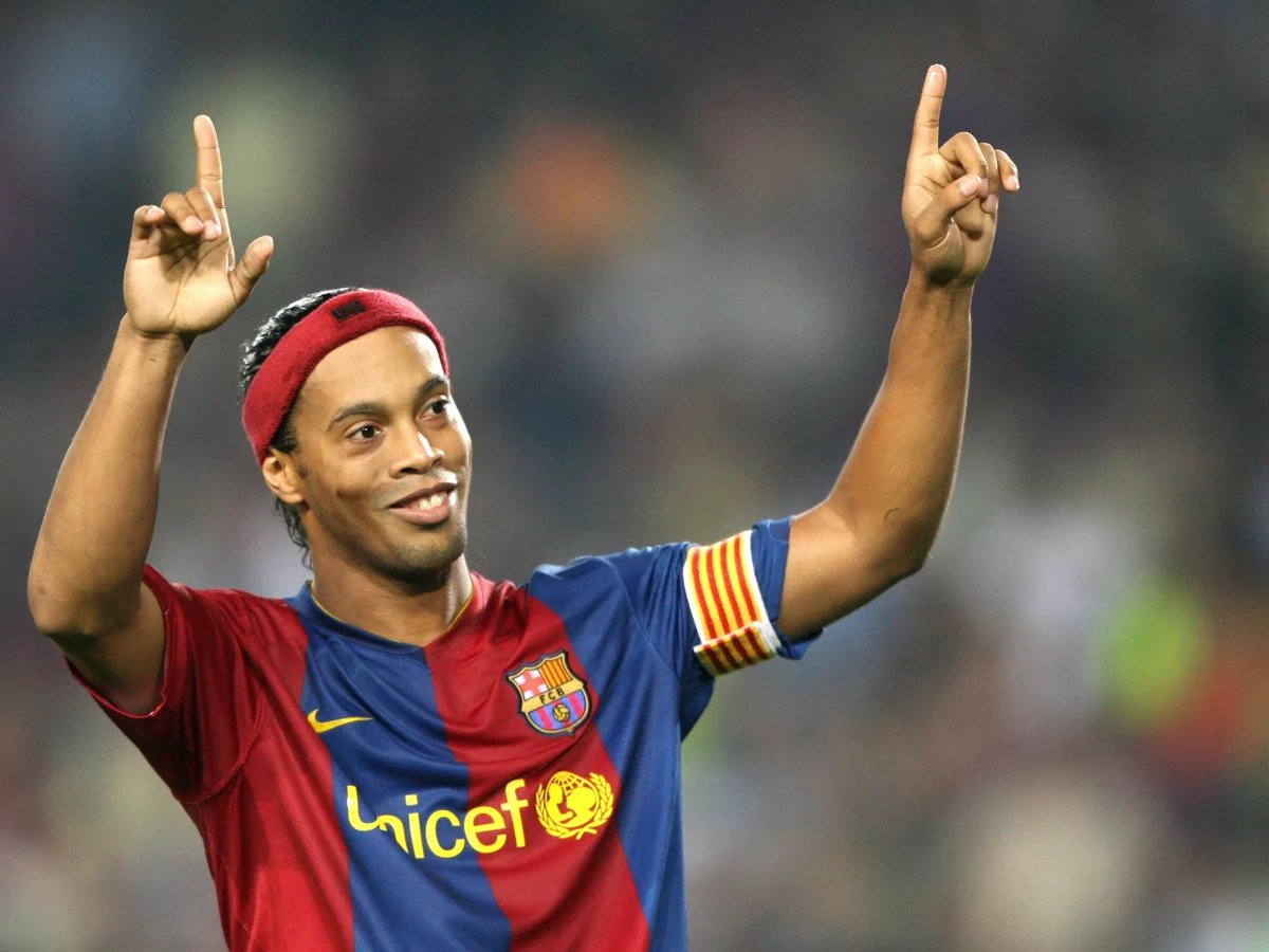 🗣️ Ronaldinho Gaúcho: “They say I wasted my talent, that I could have been the best of all. But nobody knows how much I fought to keep my smile when life was hitting me off the field. I didn’t play for statistics: I played to make people happy.”

“My magic was never a trick, it