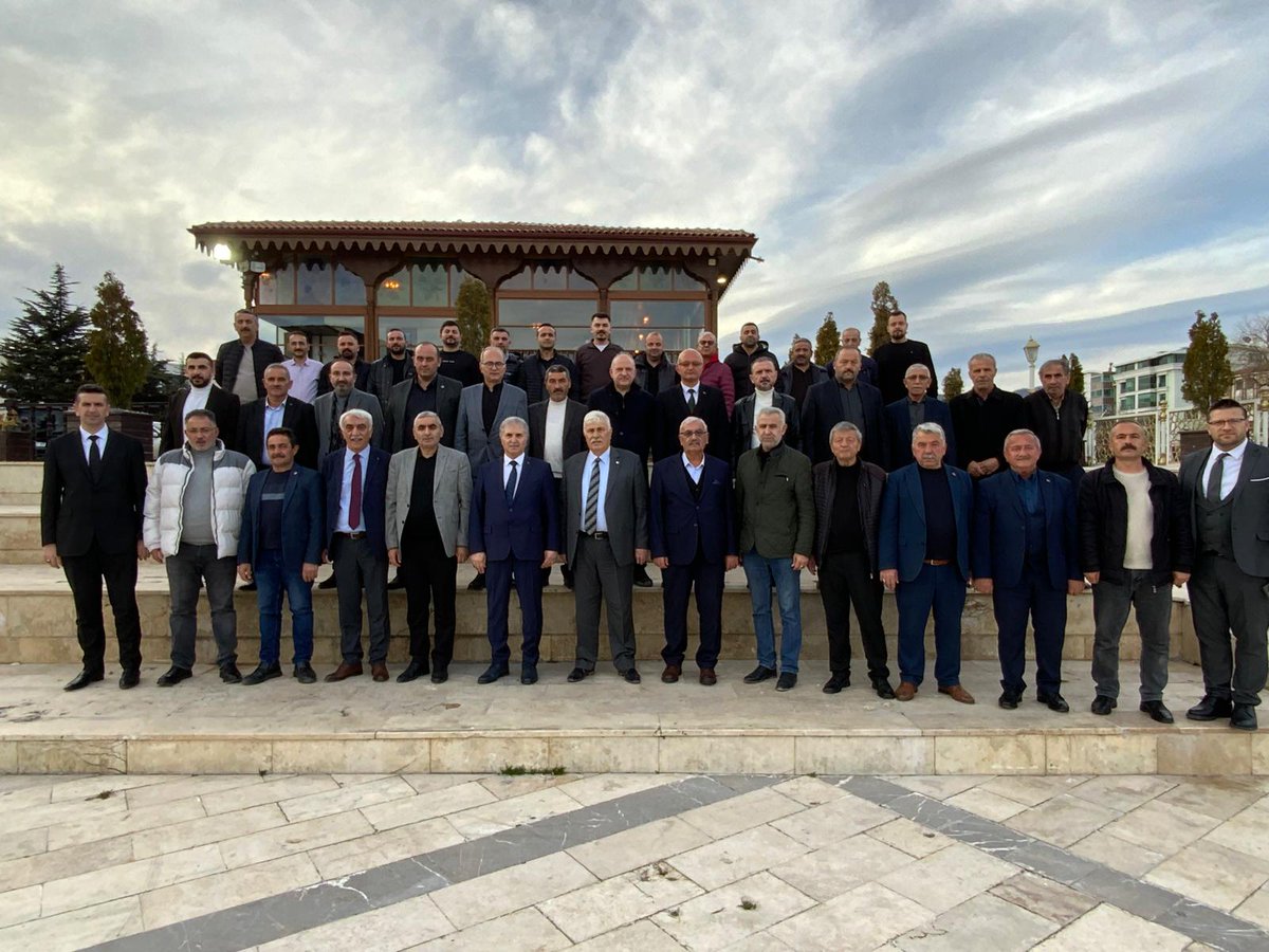Tokat Esnaf ve Sanatkarlar Odalar Birliği seçimlerinde Fehmi Çankaya Başkanımla beraberiz.. Hayırlı olsun