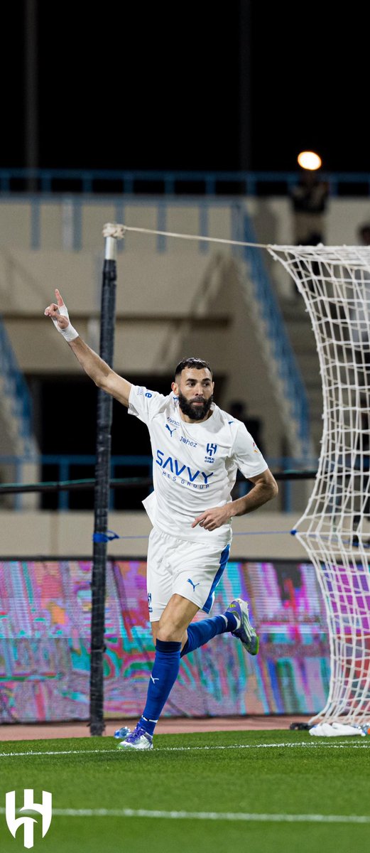 aimanfr10's tweet photo. وأنا في درب الهلاك .. 
ظهرت لي يا ملاك ، غيرت مجرى حياتي شفت السعادة معاك https://t.co/cdg6vFlLpo
