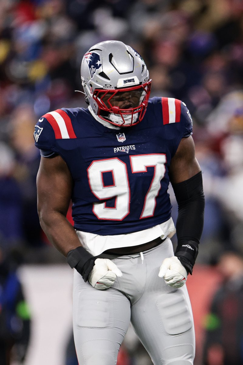 YahooFantasy's tweet image. No RB has rushed for more than 53 yards against the Patriots this season when Milton Williams plays.